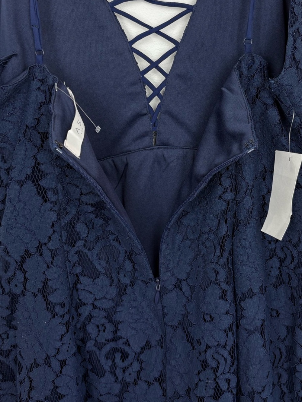NWT Astr Navy Lace Mini Dress Thin Straps size Large Bachelorette Date Night - Picture 7 of 14